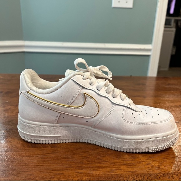 Nike Air Force 1 Low Gold Swoosh white Women’s size 8 - Picture 2 of 10